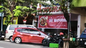 Heboh! Ayam Goreng Legendaris Solo Terancam Hukum!