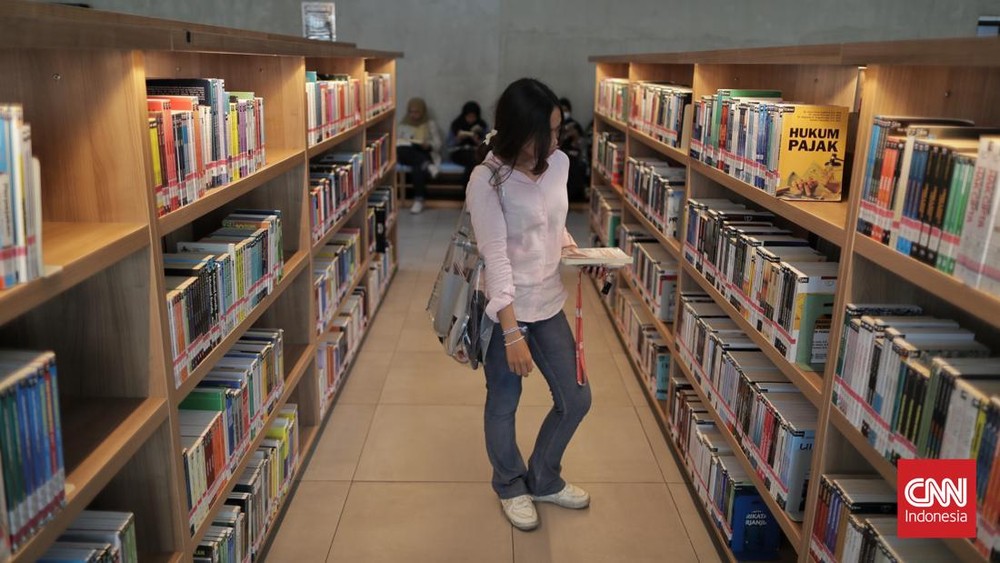 Malam di Perpus DKI: Buku & Petualangan Baru!