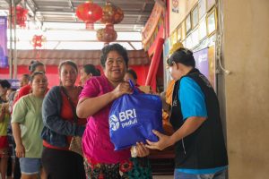 Waisak BRI: Ribuan Paket Sembako Tebar Kebaikan!
