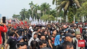 May Day 2025: 18 Tuntutan Buruh Guncang DPR!