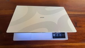 Acer Lite: Laptop Entry-Level dengan Kejutan Spesifikasi!