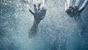 Tragedi Mentawai: Belasan Hilang Usai Kapal DPRD Terbalik!