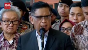 Hasto Divonis! Ekspresi Sekjen PDIP Jadi Sorotan