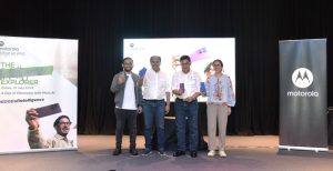 AI Canggih Kuasai Pasar? Motorola Gandeng Google!