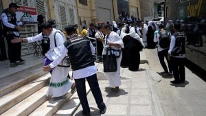 Kuota Haji 'Dikeruk'? KPK Sasar Alur Perintah!