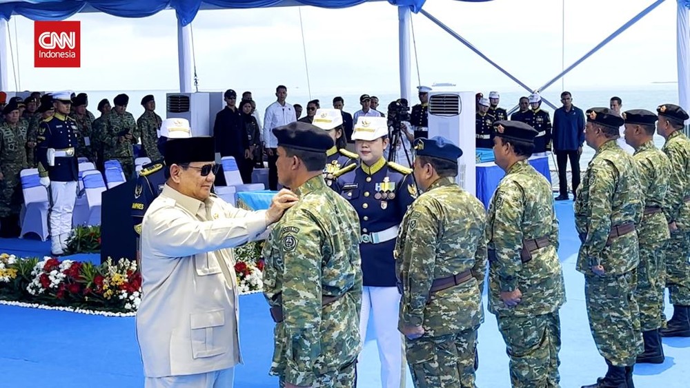 Prabowo Sematkan Bintang, Armada Laut Unjuk Gigi!