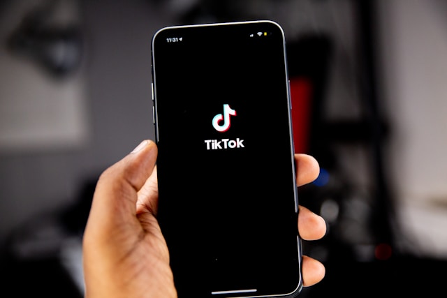 Lenterapos 25 Kreator TikTok Terbaik 2025 Terungkap! Siapa Saja?