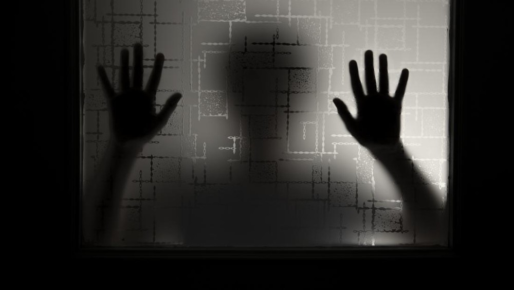 Pondok Gede Mencekam: Polisi Gadungan Sekap Warga, Harta Ludes! 1 Pondok Gede Mencekam: Polisi Gadungan Sekap Warga, Harta Ludes!