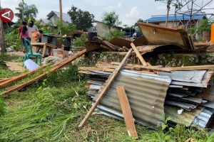 Lenterapos 7 Kupang Siaga! Puluhan Rumah Rusak Diterjang Angin Kencang!