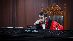 Heboh! Absensi Hakim MK Anwar Usman Disorot Tajam!