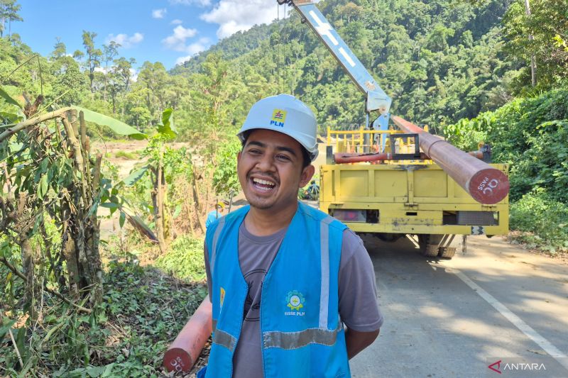 Terpisah Keluarga, Mereka Terangi Negeri Orang