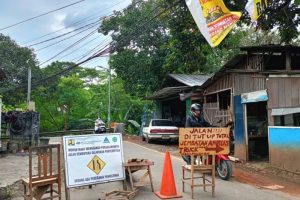 Ngeri! Jembatan Cipayung Kritis, Mobil Dilarang Lewat!