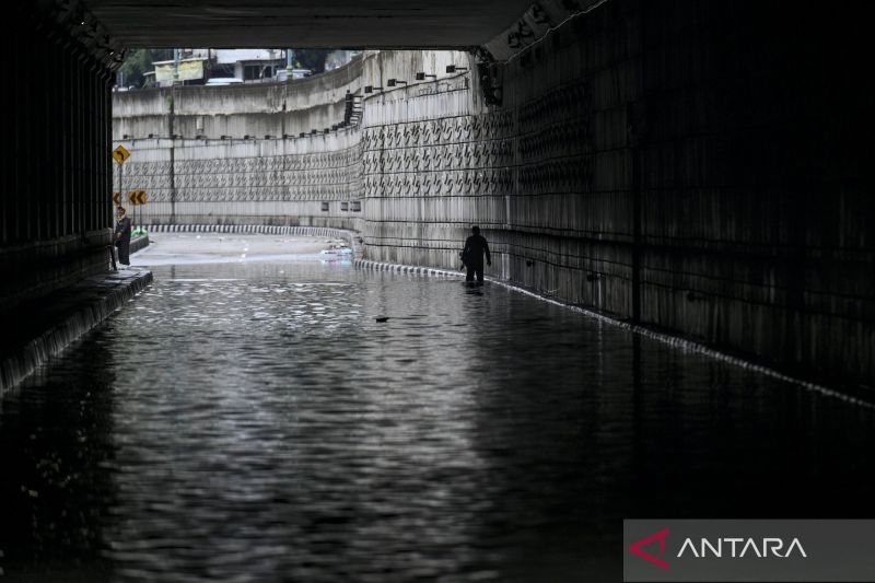 Air Bah Landa Jakarta! 115 RT dan 16 Jalan Terendam Parah!