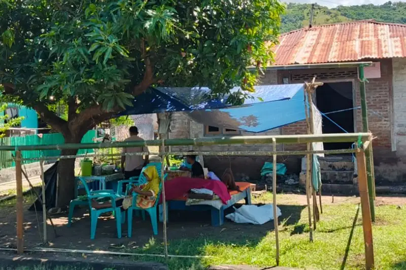 Adonara Diguncang! Ribuan Warga Pilih Tenda Darurat!