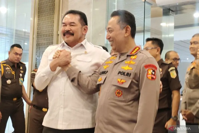 Kapolri Jamin Soliditas Polri Kejagung Abadi