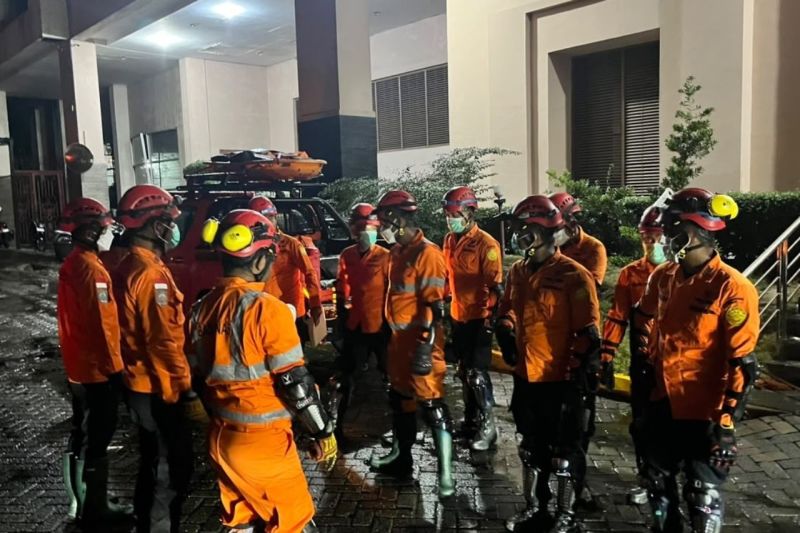 Medan Darurat Tim SAR Buru Korban Ledakan Gas