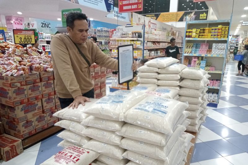 Lenterapos 4 Harga Beras Terus Meroket Waspada Inflasi Pangan