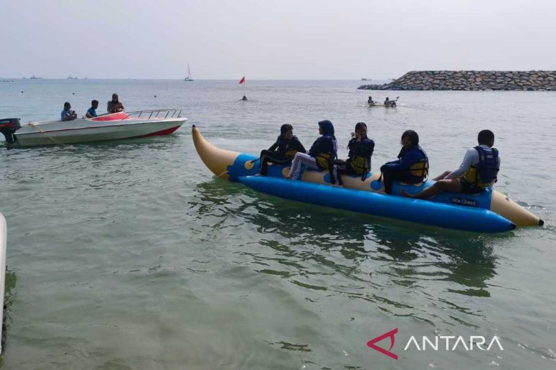 Bikin Melongo Sekolah Ini Ubah Pantai Jadi Kelas Unggulan