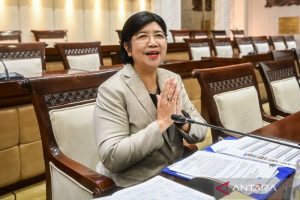 PLTS Raksasa Meluncur BBM Melonjak Ini Faktanya