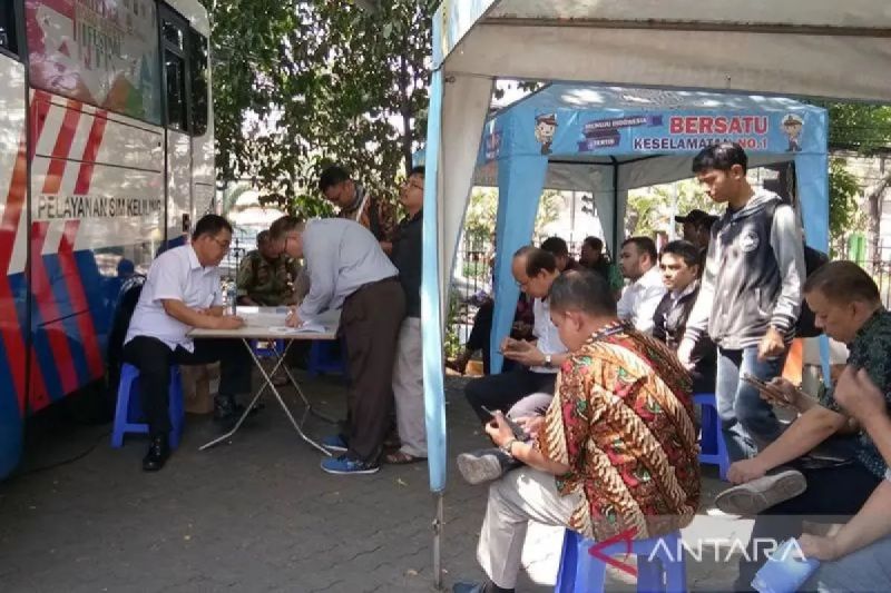 Lenterapos 5 Warga Jakarta Buruan Perpanjang SIM Anda Sekarang