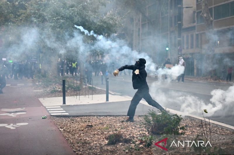 Demo Besar Paris Kembali Diizinkan