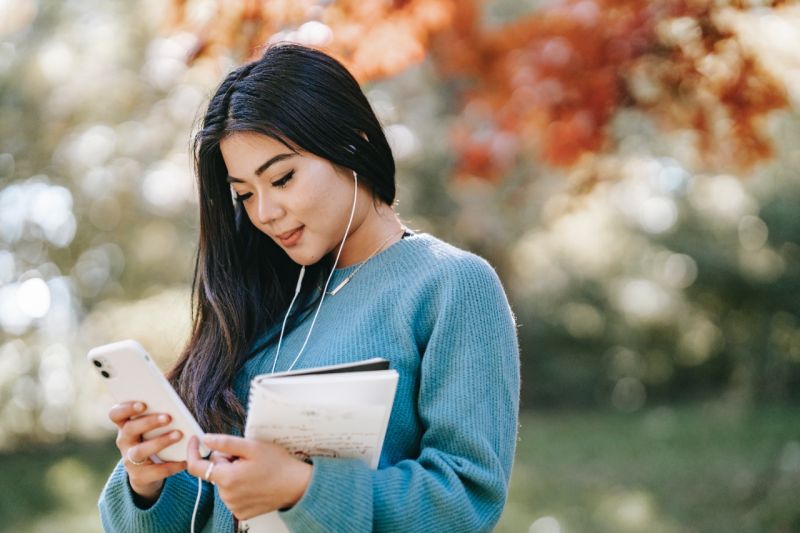 Gen Z Tinggalkan TWS Kembali ke Kabel Ini Sebabnya